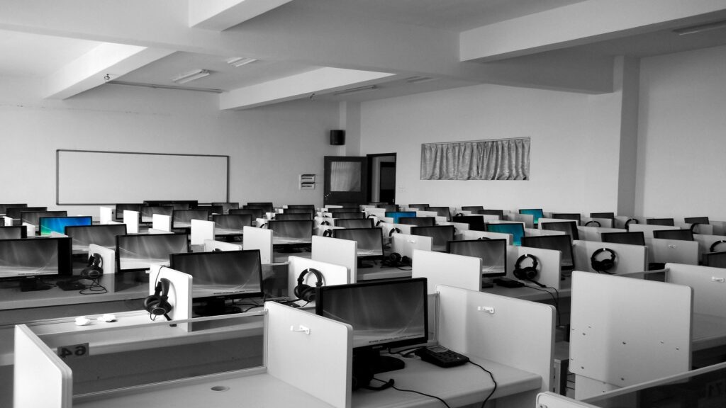 Importance of Interior Design in Workspace - Storeyboard Design Blog